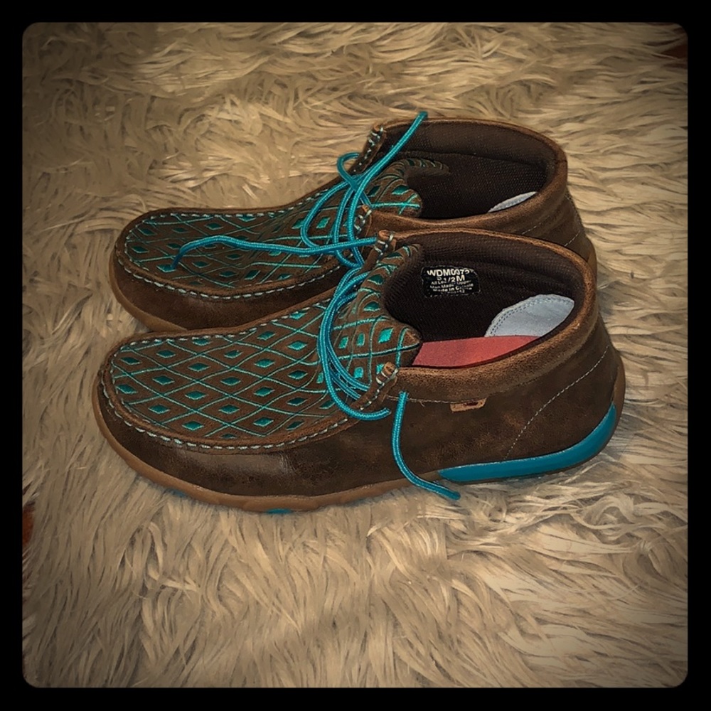 Women’s Twisted Boots